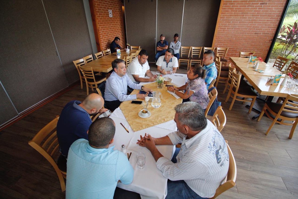 EdwinEscobarGT's tweet photo. Finalizo en Morales, Izabal una jornada de trabajo como presidente de @anam_guatemala reunido con corporaciones ediles de Morales, Livingston y Los Amates en Izabal, esto para fortalecerlos en los procesos de transición en sus municipalidades. #PoderLocalAnam #EEscobarGT https://t.co/BxKuhgjadG