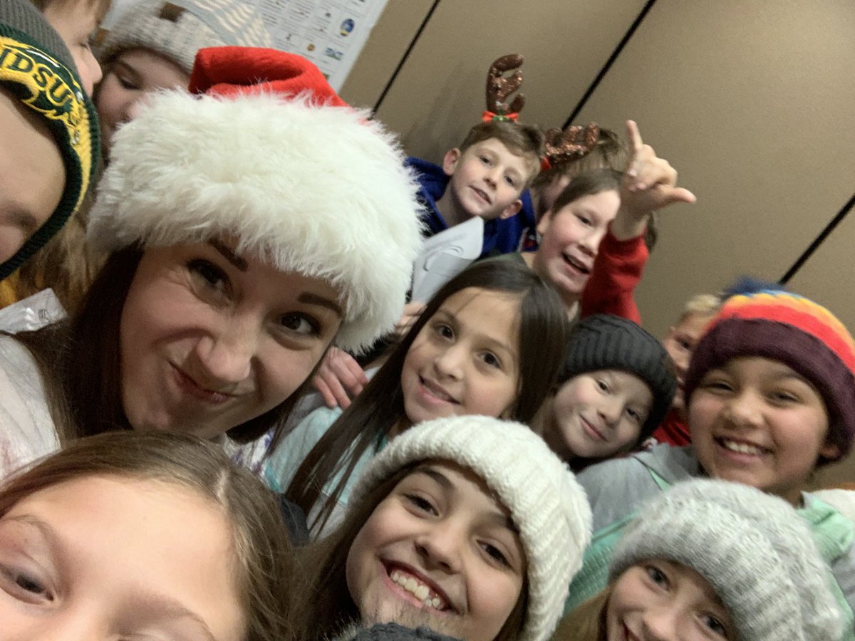 The best way to spread holiday cheer is singing loud for all to hear! 🎁 #settingtheBahr #DLschools #caroling