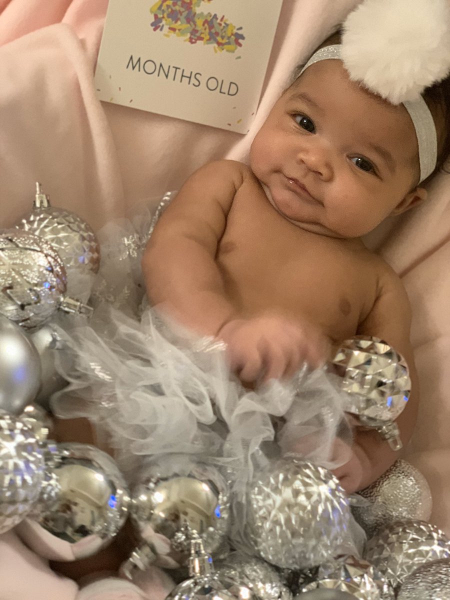 _najaaa_'s tweet photo. Happy 2 months to Macie! ❄️🎄☃️ https://t.co/eExNwhvLhi