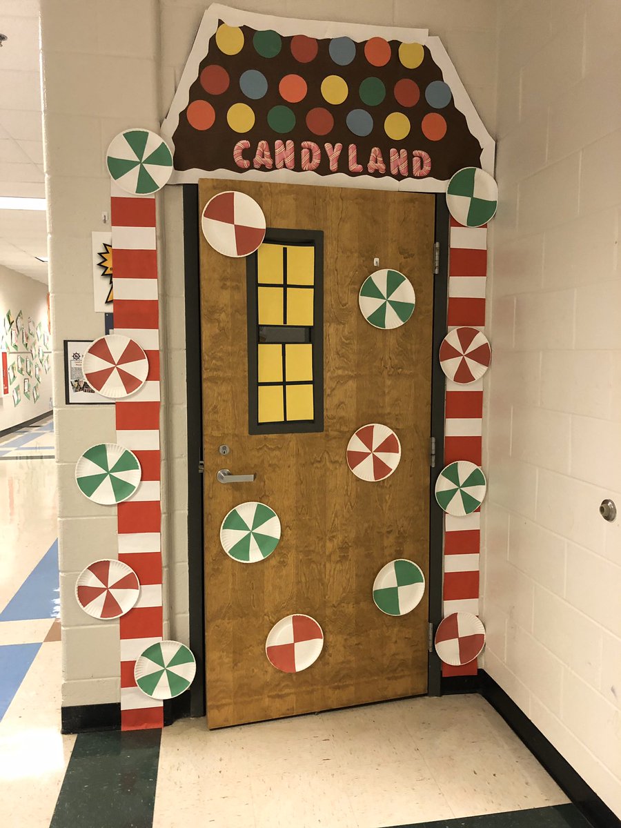 amandalovett's tweet photo. The kids had a blast reviewing standards while playing Candyland. #LiveLeadLearn https://t.co/p1XNg6CSU2
