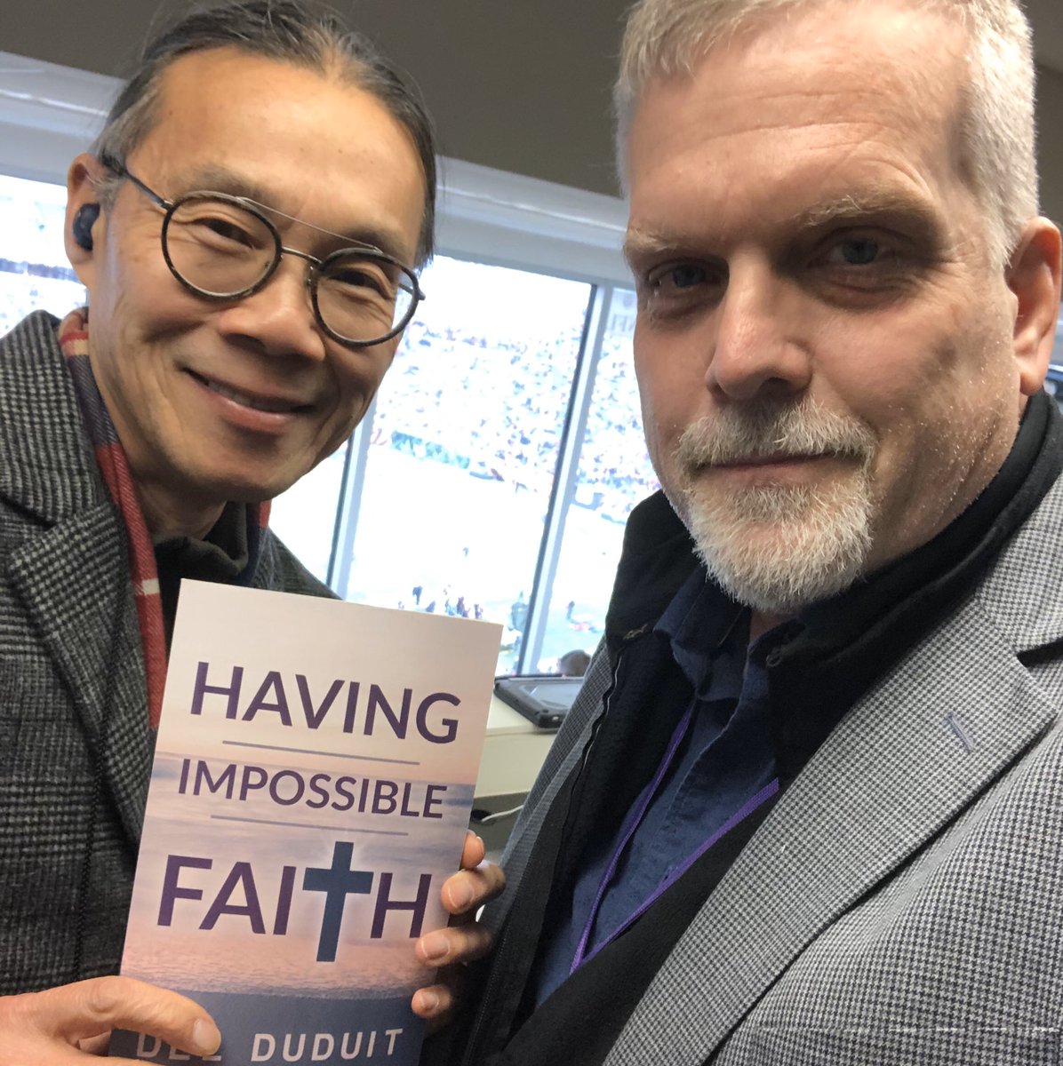 delduduit's tweet photo. I’m so happy that my friend and #whodey companion @KYHuangs has a copy of #HavingImpossibleFaith. 
Merry Christmas my friend -
#DDFaith #Faith 👇👆
https://t.co/ZfhpDbB1k6 https://t.co/MWKHLIv0h3
