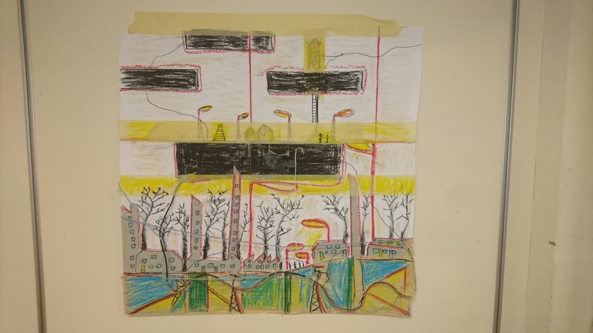 Janvankampen's tweet photo. Vandaag kwamen al m’n mede-studenten en docenten van m’n opleiding naar Studio O, voor de afsluiting van het jaar. In drie uur tijd maakten ze een kunstwerk over iets dat ze inspireerde in ons pand. #AHK #BIK #StudioO #Beverwijk https://t.co/Fh9o0FZryj