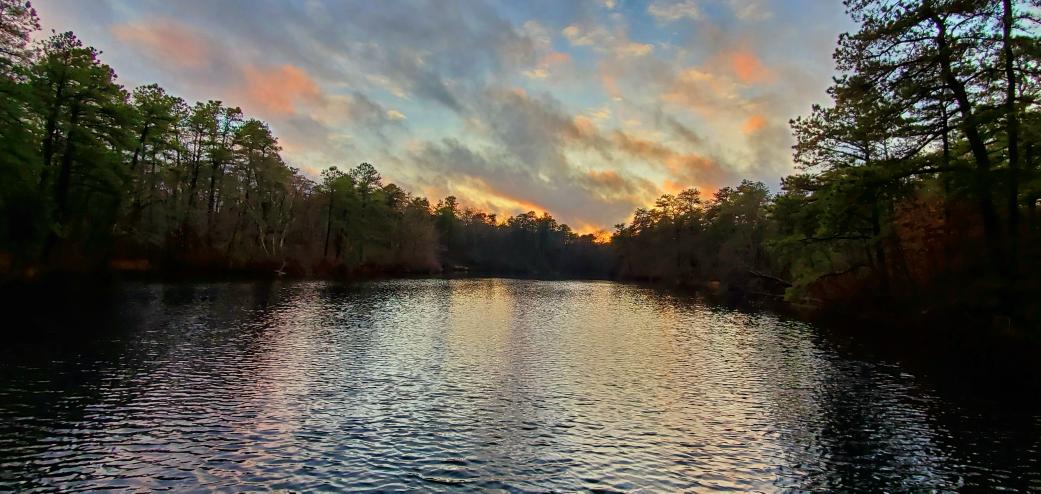 jGREENGRAPHICS's tweet image. #medfordlakes #lakelife