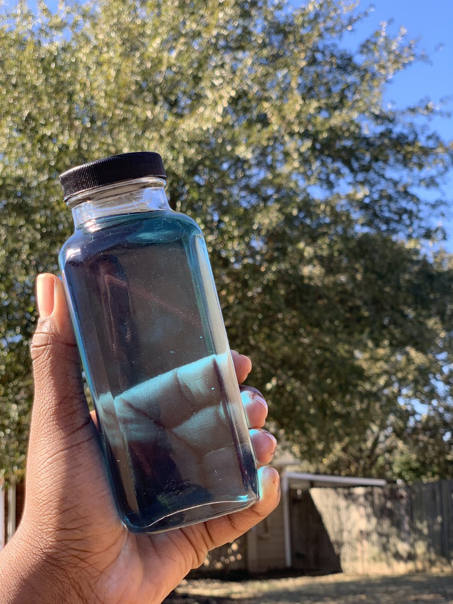 theteabar901's tweet photo. #12DaysofTea: Butterfly Pea Tea 🦋 is good for eye health🦋 one of its antioxidants, proanthocyanidin, increases blood flow to the capillaries of the eye making it effective for retinal damage, glaucoma, and blurred vision. https://t.co/9zA5atT5Xb