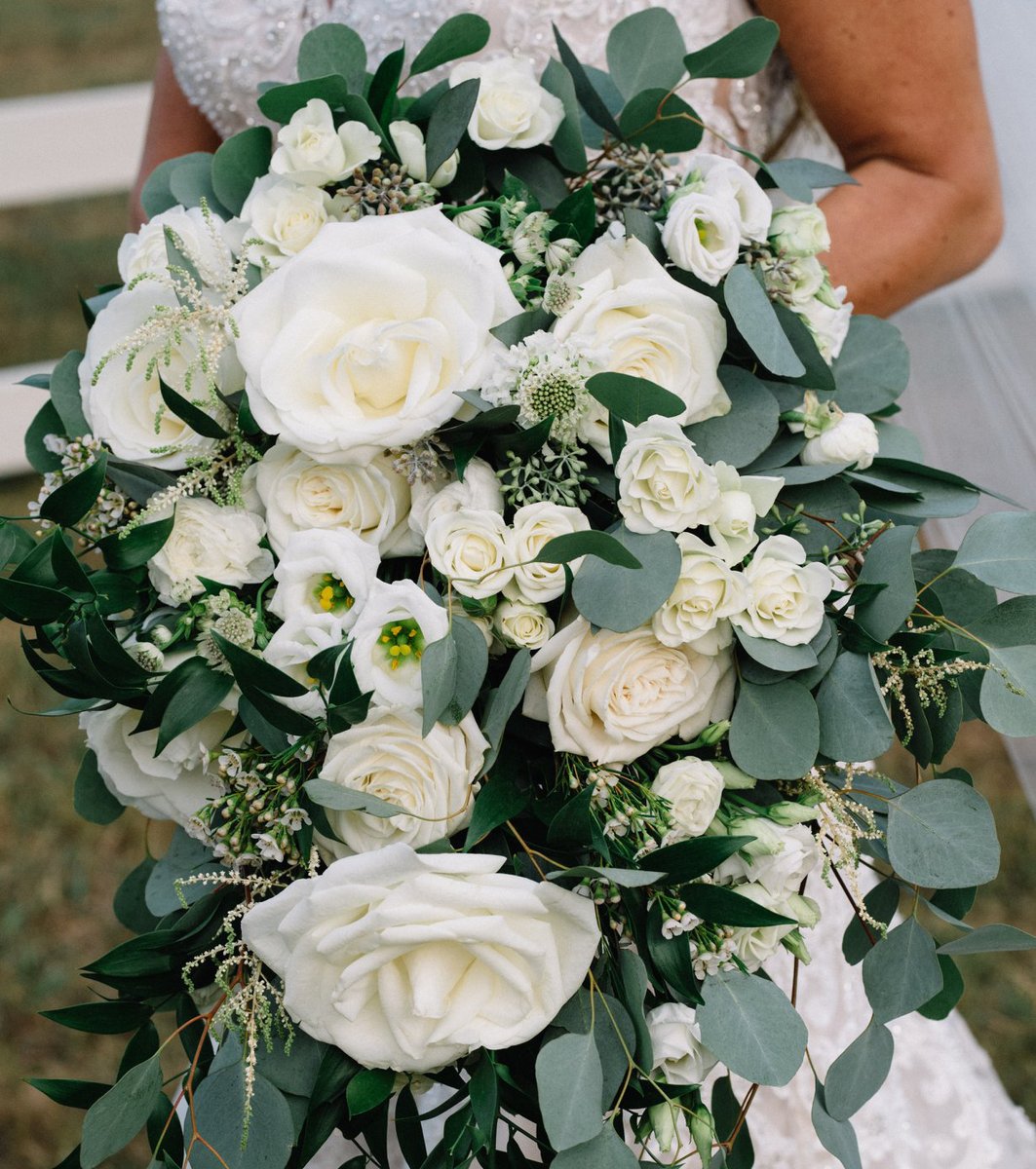 HOLY BOUQUET! 😍 <a href="/LBFloral/">The Little Branch</a> you absolutely slay us! This white &amp; greenery number has our jaws on 👏the 👏 floor!
.
.
.
#weddingbouquet #weddingflowers #weddingflower #weddingbouquets #weddingbouquetideas #weddingbouquetinspo #weddingflorals #whiteweddingbouquet  #knoxvilleflorist