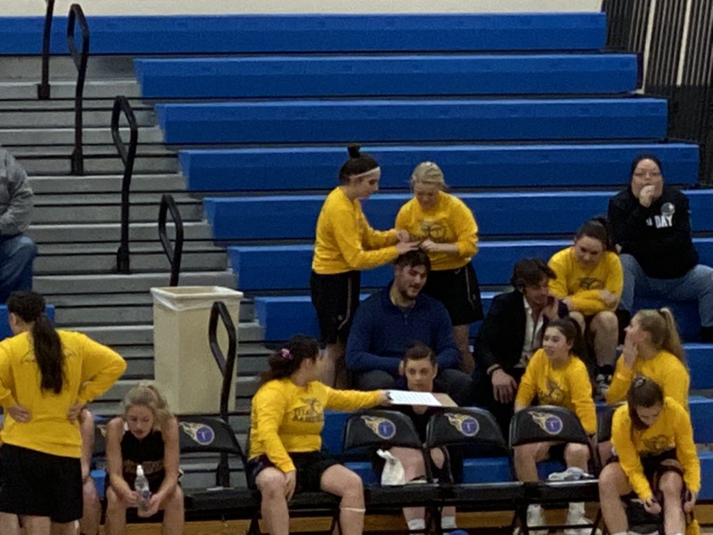 Riley being double teamed again. <a href="/lexi_abraham_/">highassape</a> <a href="/macey_1_5/">mac</a>