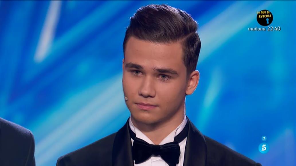 GotTalentES's tweet photo. #GotTalentGranFinal 
¿Qué os ha parecido el truco del Magodelucasss?
🔁 Me ha vuelto a sorprender
❤  Ni fú ni fá
https://t.co/fenrUL3cxH https://t.co/oQs81gWJzR