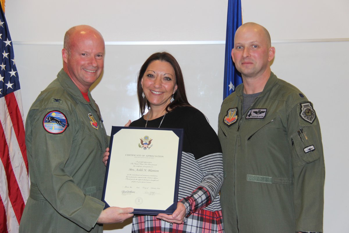 WeaponsSchool's tweet photo. Last Friday, the #WeaponsSchool was privileged to help usher a true warrior and comrade, Lt Col James “#Hoser” Blanton, into the next stage of life for him and his family.
Happy retirement!
#USAFWS #BigShoesLeftToFill #17WPS #F15E #CommandPilot #T38 #T37
https://t.co/gAfzvNg2aE https://t.co/LTUd3kkiIg