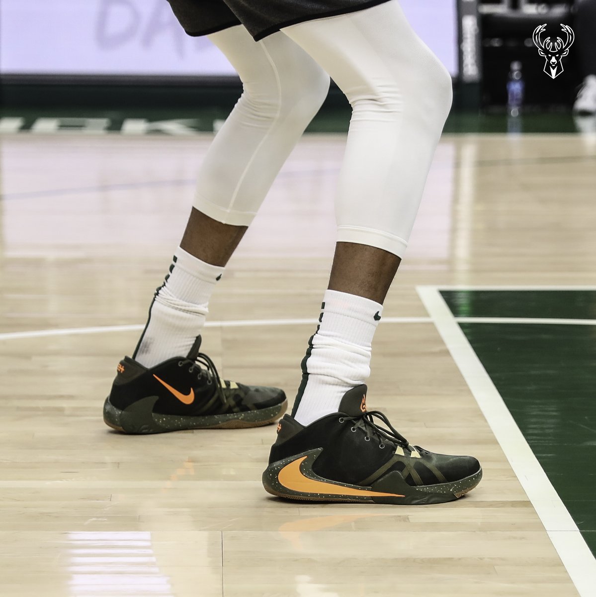 Bucks tweet picture