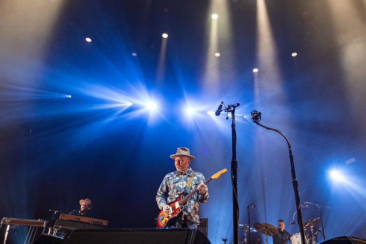 cityandcolour's tweet photo. 🇨🇦❤️ if you were at a canadian show, don't forget to redeem your #APillForLoneliness album download by december 31st. (check your emails for redemption info) 🇨🇦❤️ https://t.co/ockyqytSQy
