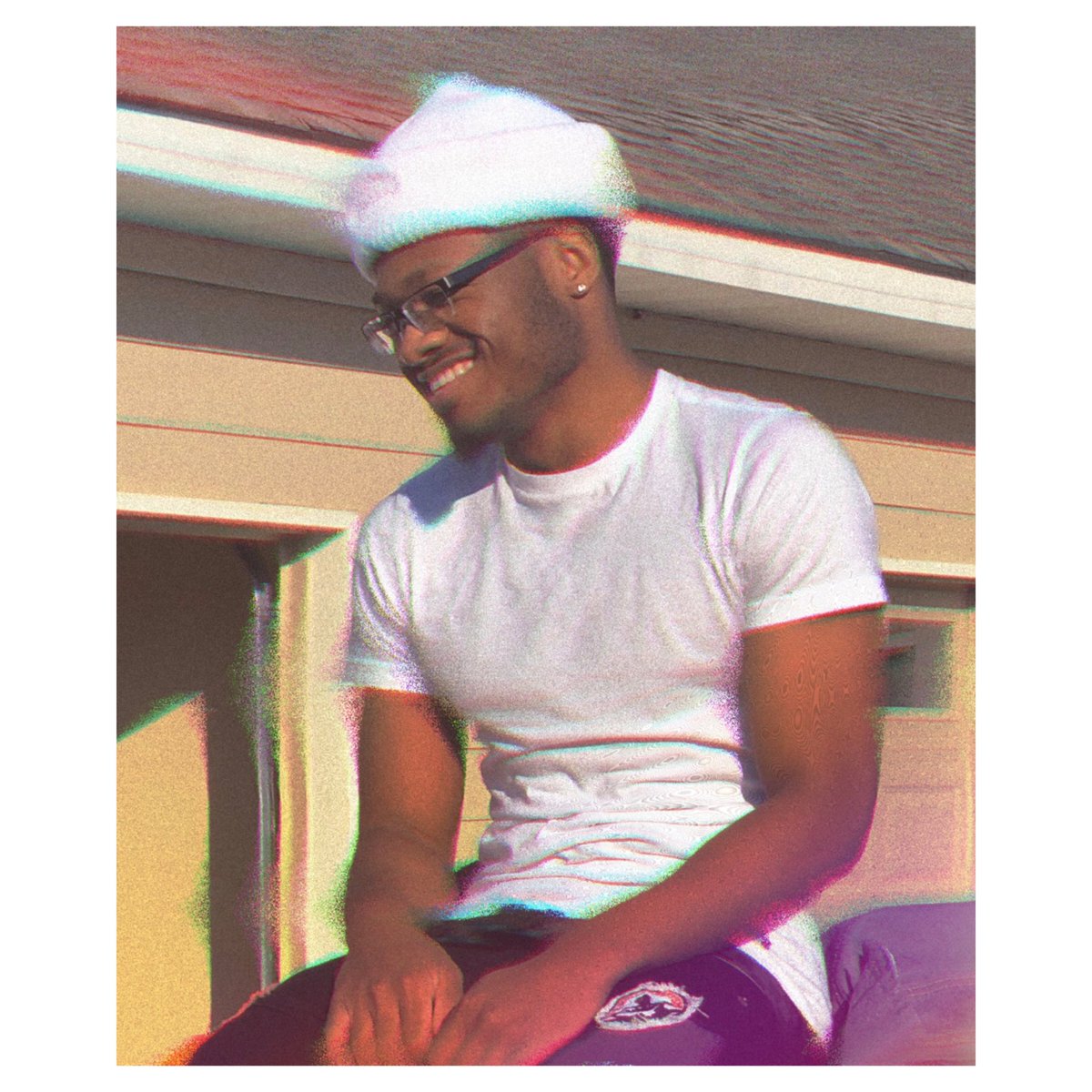 FinesseMadeIt's tweet photo. motivated by the fear of being average #FinesseSZN🎒 https://t.co/oH5TJK4u68