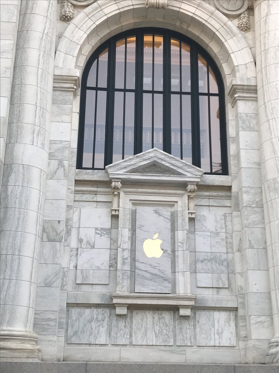 earthbeingalch's tweet image. Biophilic design incorporates natural materials, natural light, vegetation, nature views and other experiences of the natural world into the modern built environment. Loving the #AppleCarnegieLibrary vibe. 

📲🌍🌿 #UrbanNaturalite