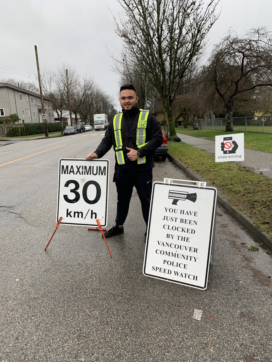 TheGWCPC's tweet image. Our #SpeedWatch and #CellWatch volunteers were out this morning reminding drivers to slow down in parks and in school zones.  

Drivers, please reduce your speed and don’t drive distracted, it can wait! 

📵 📱 📵 

#VANCommunityPolicing