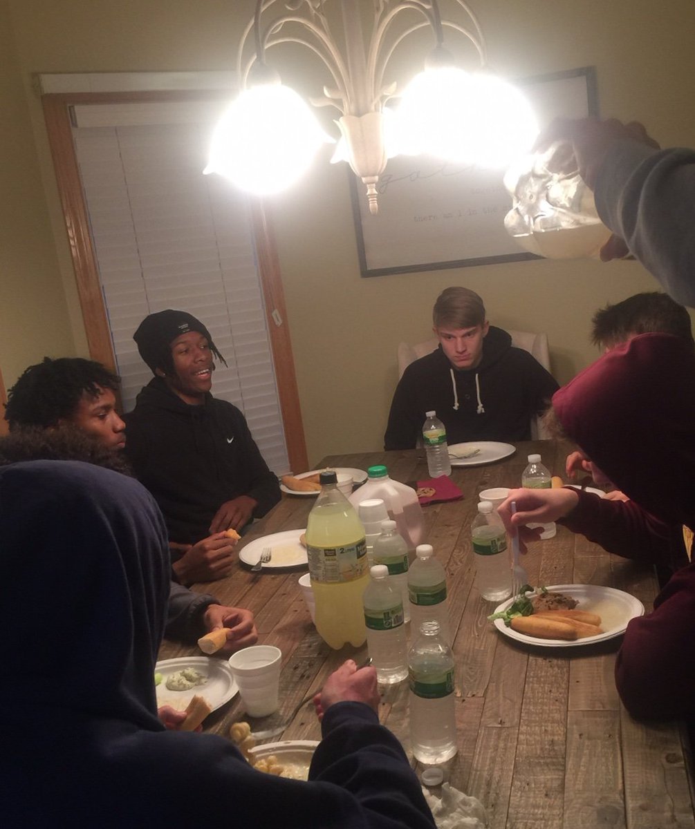 GroveHoops's tweet photo. The guys are fueled up and ready to play tomorrow. Big thanks to @3squaresMN for the pregame grub #FeedTheLeaf https://t.co/JMIE9s9B4n