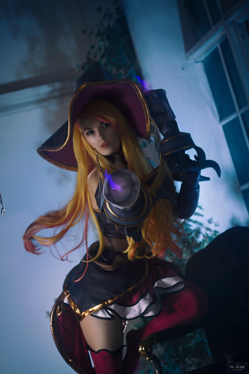 My Bewitching Miss Fortune cosplay teaser ;3    #lol #lolcosplay #leaguecosplay #league #leagueoflegends #Missfortune #missfortunecosplay #bewitchingmissfortune #Cosplay #girlcosplay #gamecosplay #leagueoflegendscosplay