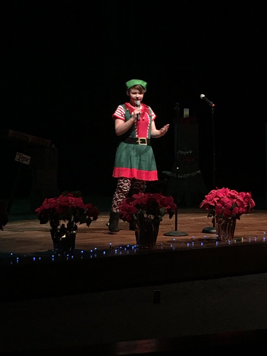 LlmsUil's tweet photo. Workshop Theatre’s Holiday Talent Show is in full swing! ⁦@LLMSLynx⁩ https://t.co/ozW941rTni