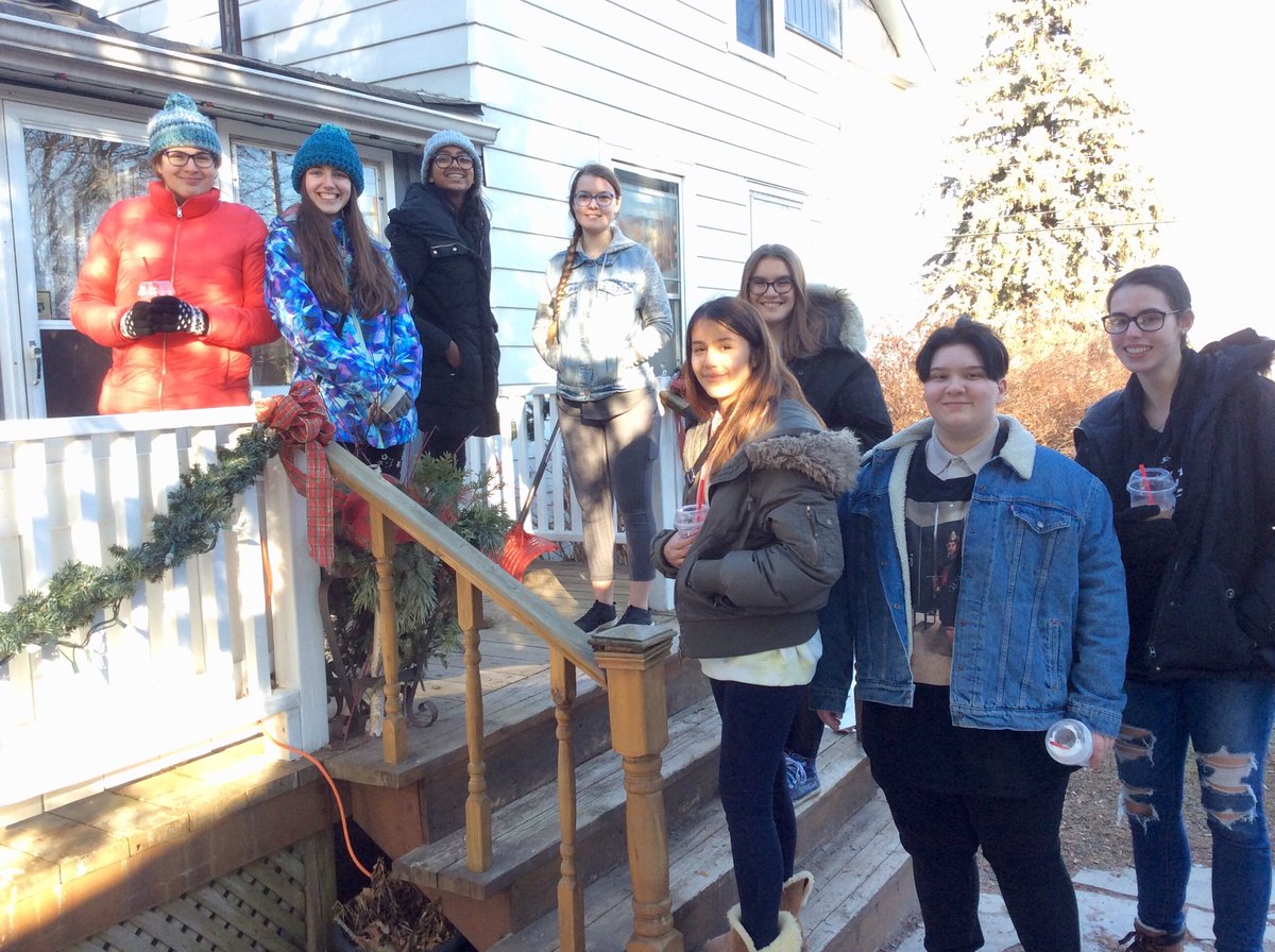 BowmanvilleHS's tweet photo. The final step of our #CommunityKindness focus today included delivering some holiday cheer to our ⁦@BowmanvilleHS⁩ neighbours. This included singing a few carols and sharing candy canes. #GratefulForOurNeighbours #KPRconnects https://t.co/ee6QkeSSYZ