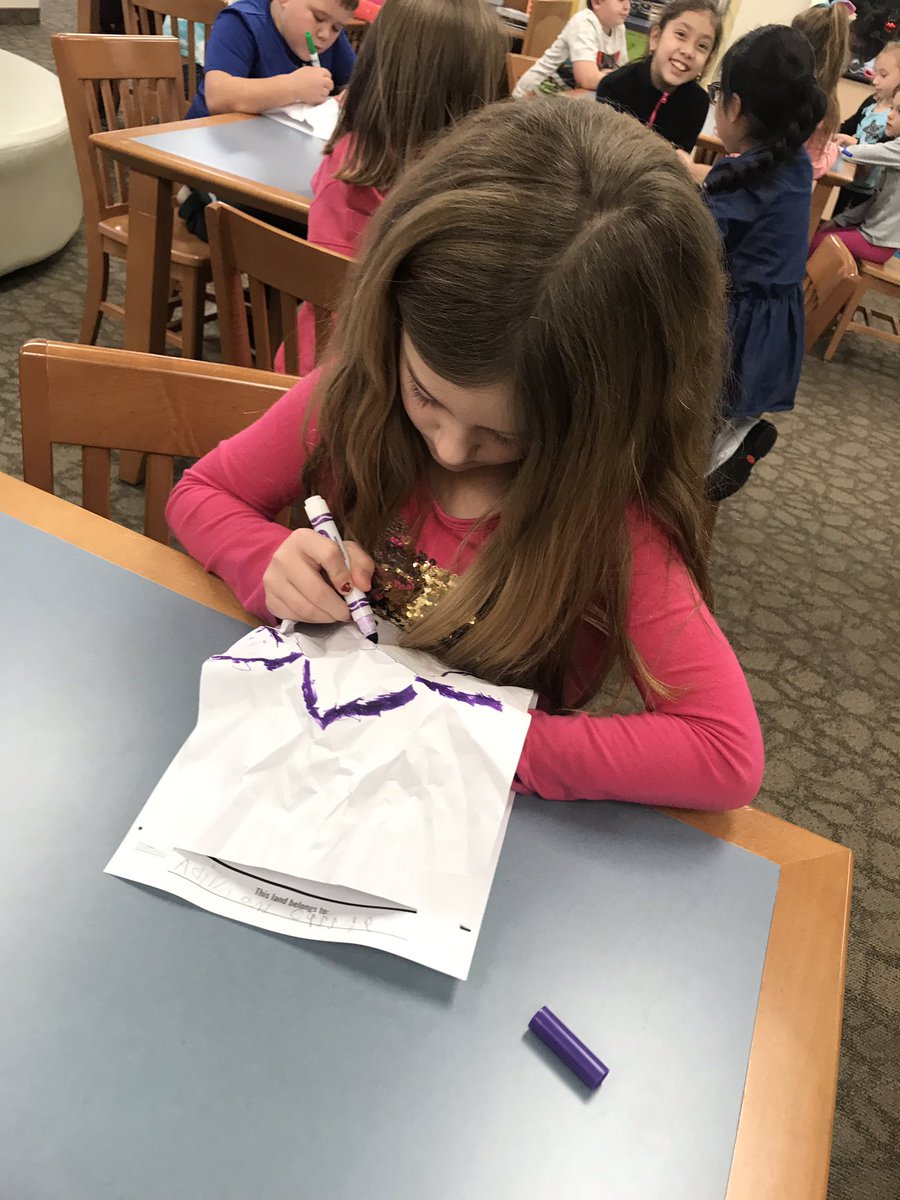 cartmellcatt's tweet photo. We created models of mountains to help us understand how rivers are created. It was super fun spraying our own “rain”. #2ndgrade #mightymonday #mysteryscience #earthsciencerocks #cartmell2020 https://t.co/sq2vwC2rgv