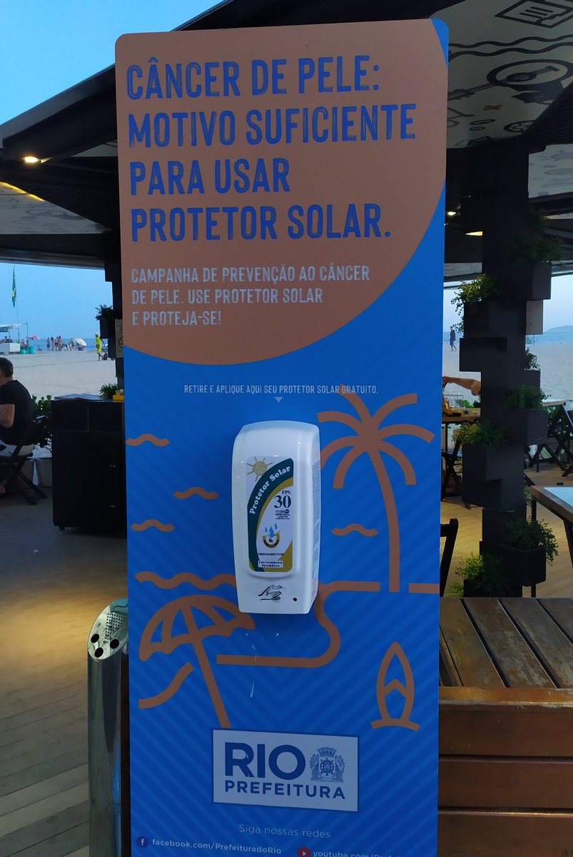 ladyprecarizada's tweet image. En Río de Janeiro hay expendedores gratuitos de protector solar en la playa y me parece lo más maravilloso que vi en mucho tiempo