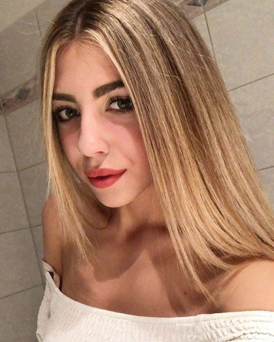 babygir56309702's tweet photo. Anyone want to sponsor my Christmas? π
#sugarbabyserious #sugarbaby #sugrdaddyneeded https://t.co/iNGGlN4hBv