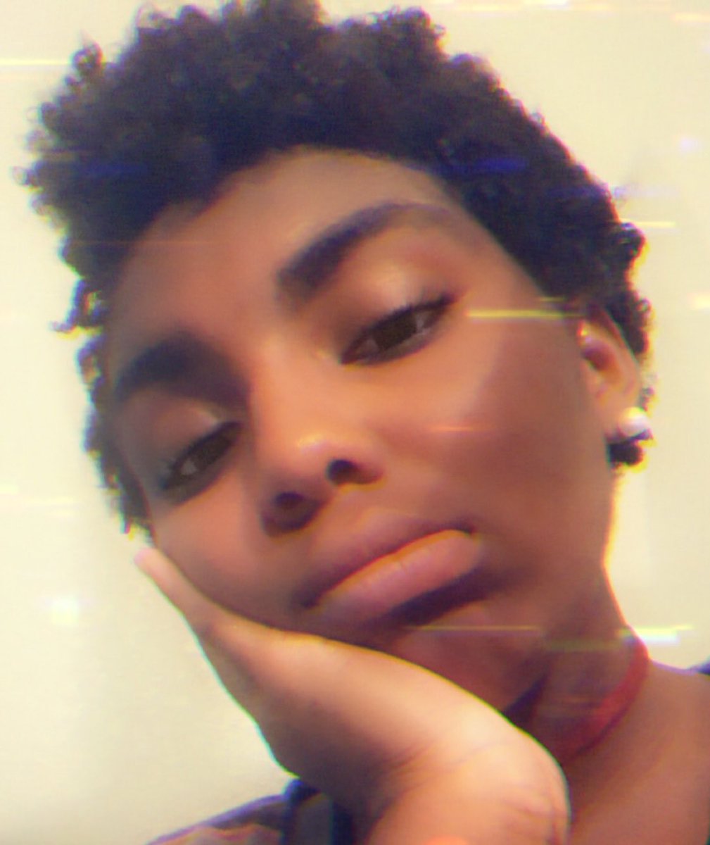 IDrawWriteSing's tweet photo. I guess some things did change 🤷🏽♀️🥰💕 psssst...my hair grew, I gained 70lbs, and got my sun kissed color back. #cheerstohappy #cheerstosupport #jalen https://t.co/bq7u0EpAUj