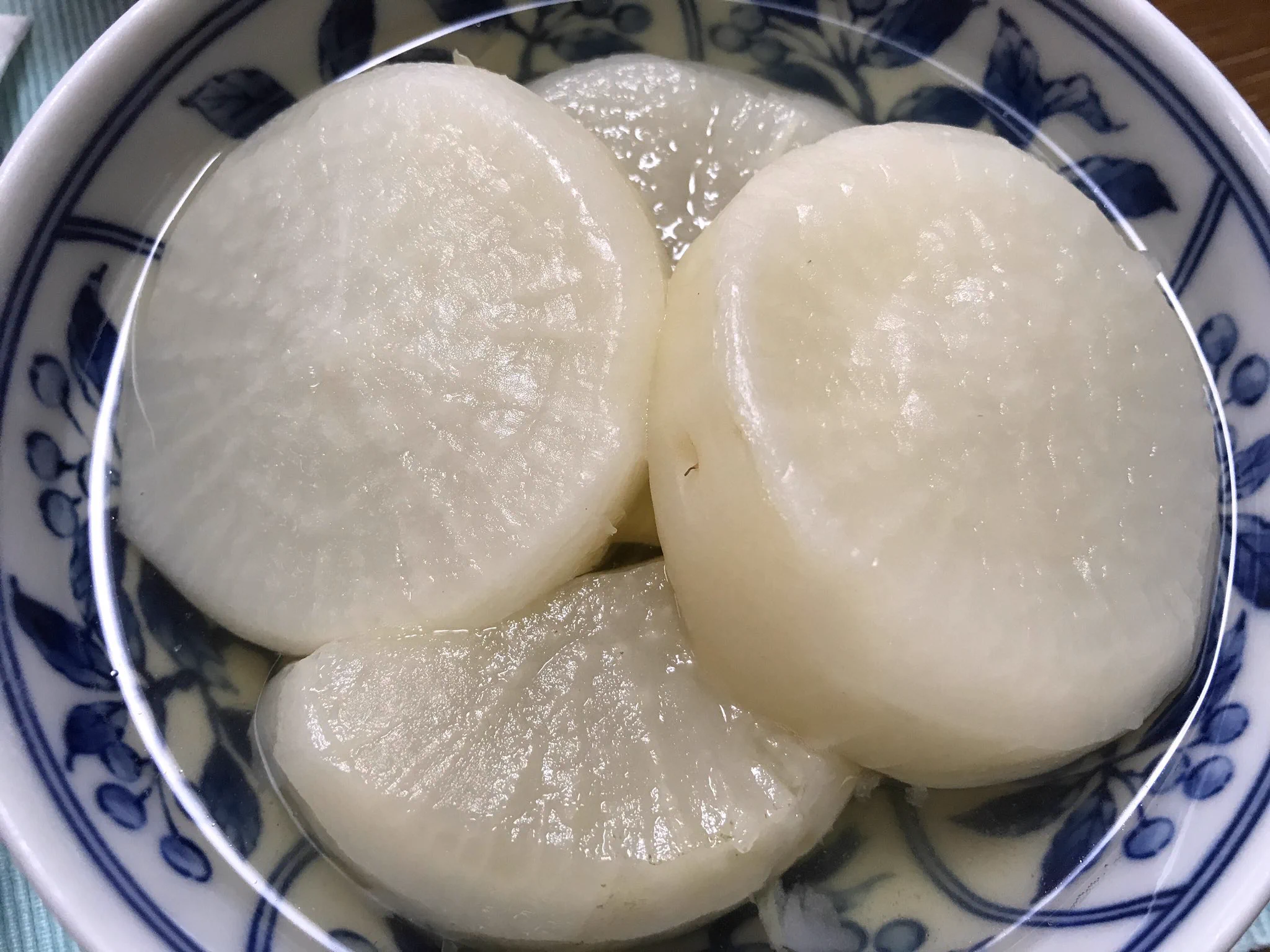 今年の冬至は２２日（日）です。冬至は「ん」のつくものを食べると「運」が呼びこめると言われます。