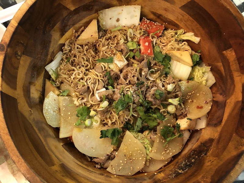 sharonyeo's tweet image. This week in #yegfood news: Chinatown Dining Week returns, @EatPampa's Bite of Brazil now open @4thStPromenade, Braven and @tiffinfresh are reviewed, @EatLocalMag celebrates one year, and #yegchinatown Shijing Taste Mixer was great on a cold night: onlyhereforthefood.ca/2019/12/16/foo…