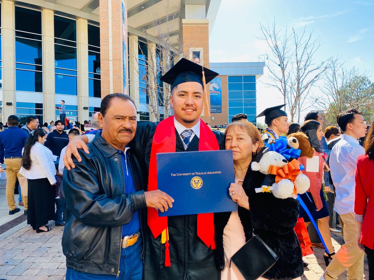 Elber_Gudo1's tweet image. I was scared of kawledge but over time I became obsessed with wanting it so bad&amp;amp;I ducked around and graduated w 2degrees cum laude landing 2internships and a full time position  #nevergiveup #firstgenstudent #fromtheeastagg #proudmexicanerican #purpslpcuhhh proud of myself 💪🏼🇺🇸🇲🇽