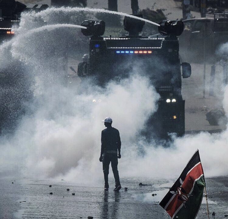 gra8tee's tweet photo. Truth be told as of now hakuna alternative better in Kenyan politics, Ruto ,Raila , Uhuru na minions wao wote ni corrupt tu #RevolutionNow #wajinganyinyi #KingKaka #KOT https://t.co/GIIB0GqNXA