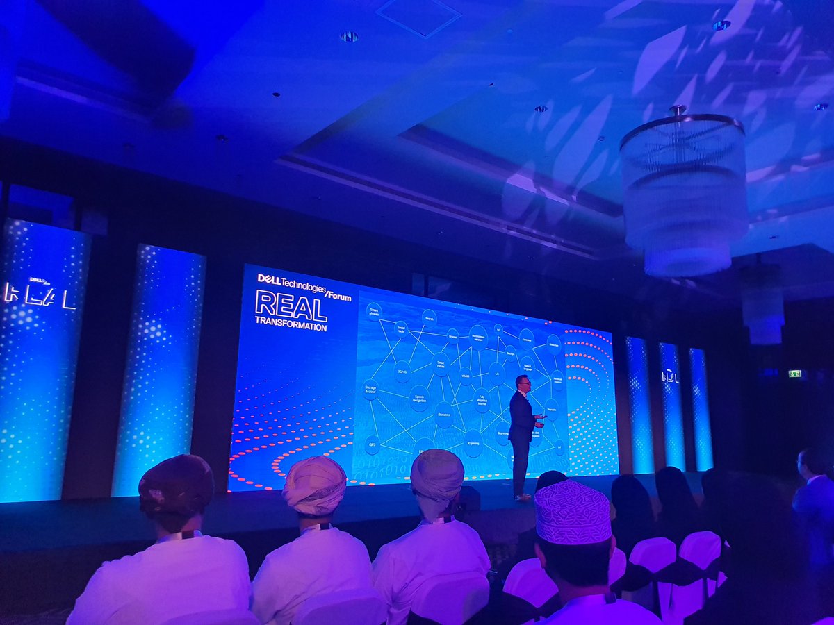 A great keynote by <a href="/nigelmou/">Nigel Moulton</a> describing the architects of innovation at #delltechforum #Oman <a href="/HavierAntonio/">Havier</a>
