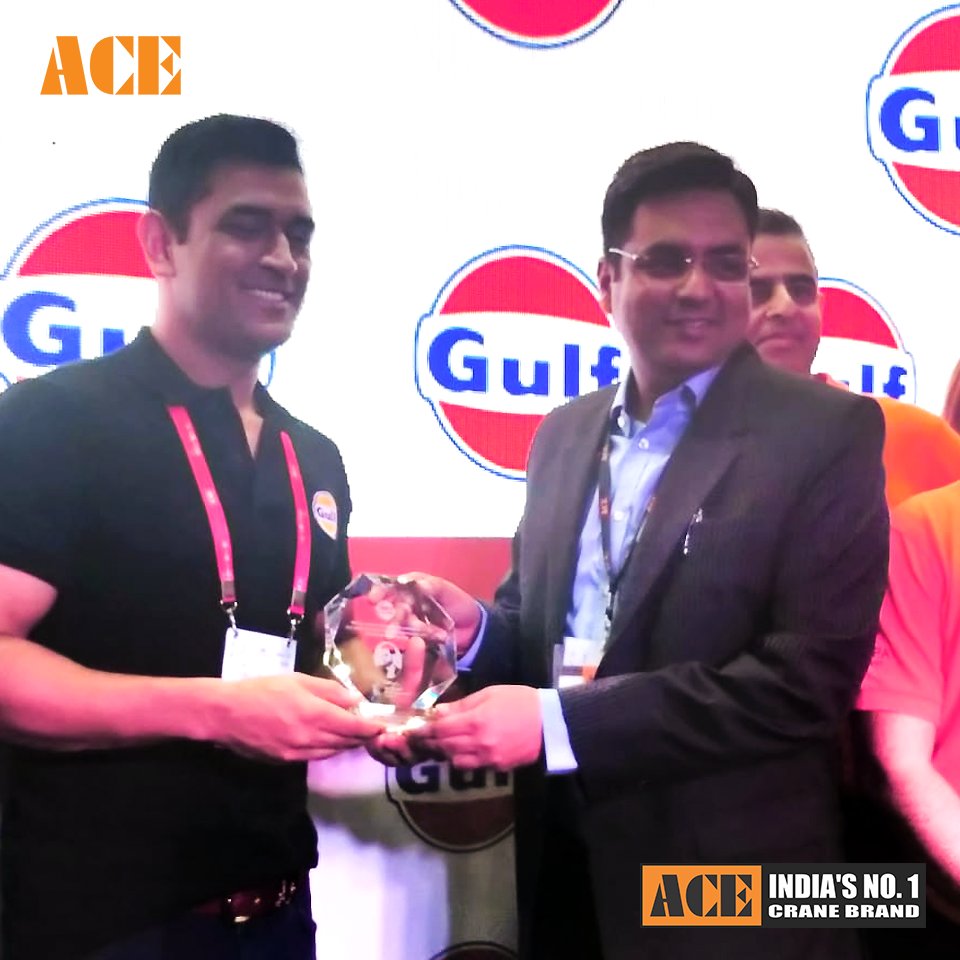 AceCranesIndia's tweet photo. MS Dhoni felicitated ACE at Excon 2019
#ACE #AceIndia #ACEIndiasNo1Cranebrand #acecranesindia #LiftingIndiasgrowth #EXCON2019 #ACEatEXCON #Tuesday #TuesdayThoughts #bangalore #Bengaluru @msdhoni #dhoni #msdhoni https://t.co/L24jQap2Fq