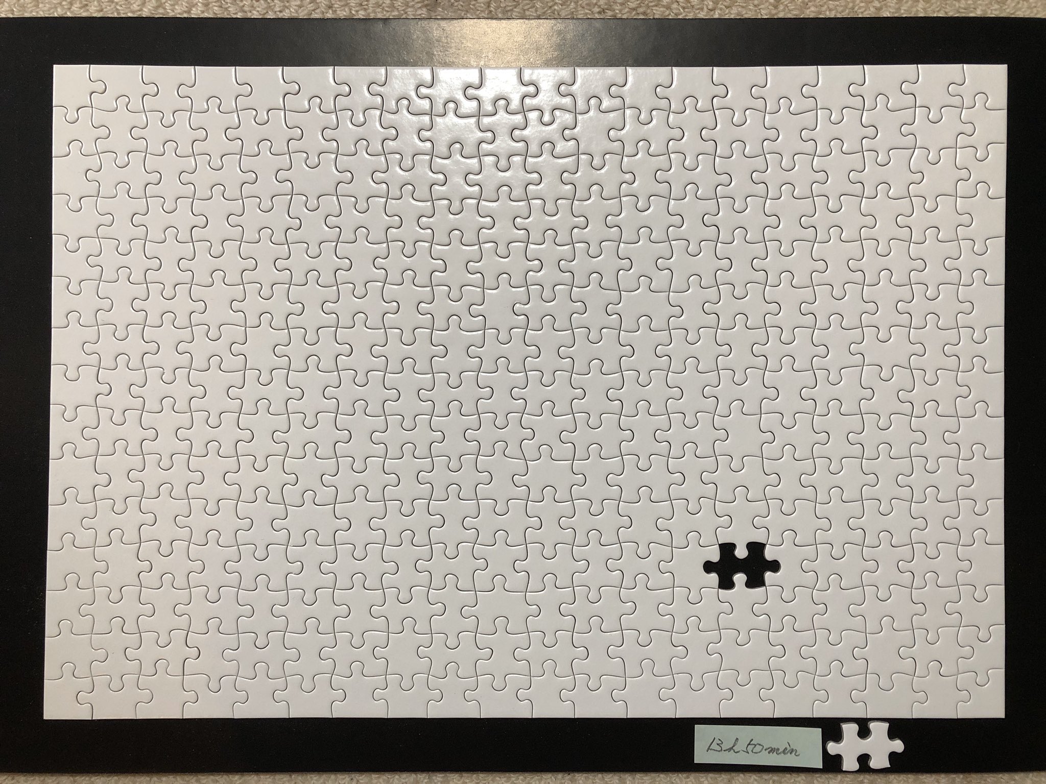 𝒫𝒪𝒦𝒪 できた 最初は年内に完成するかどうか疑問だったけど 作業時間トータル13時間50 分と 思っていたよりも早く完成 バラして そのうちまた挑戦しよーっと ジグソーパズル ミルクパズル 宇宙パズル グレート宇宙パズル2 T Co