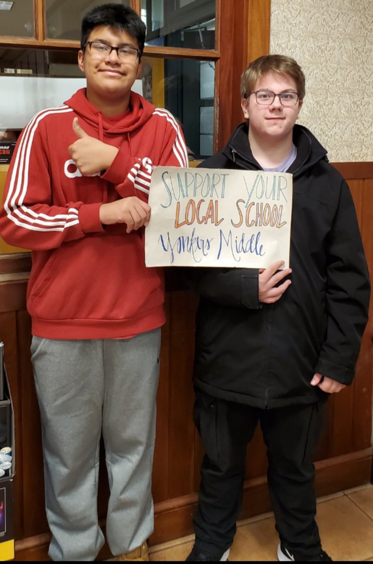 YonkersMHS's tweet photo. Key Club & Buliders Club Annual Gift Wrapping @ Barnes and Noble.
Fundraising for American Cancer Society
#seeit #buyit #wrapit
#keyclub #buildersclub
#wrappingitup
#makeadifferenceintheworld #Ms.Isenberg https://t.co/TRc0Cmc0QU