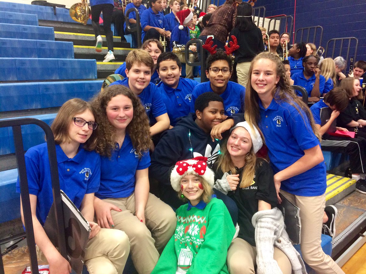 devall_kristin's tweet photo. Great seeing my students perform tonight! #nmbmchiefs https://t.co/ZoToq1H11I