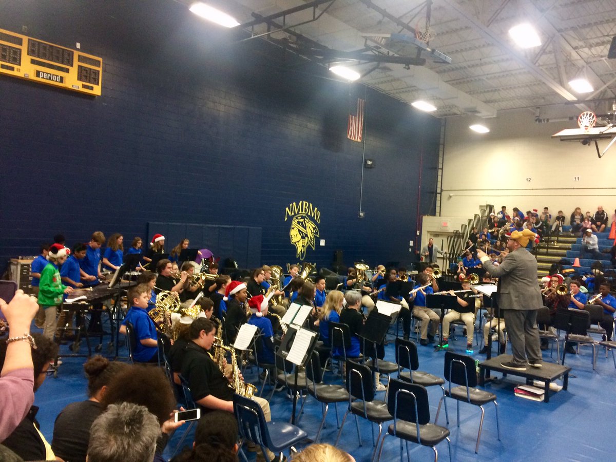 devall_kristin's tweet photo. Great seeing my students perform tonight! #nmbmchiefs https://t.co/ZoToq1H11I
