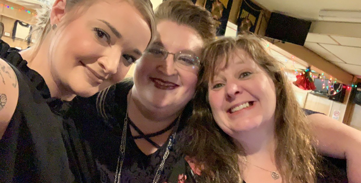JennHDFES2732's tweet photo. Holiday party 2019 #store2732 @MShurlow @197HD @ejb2747 @Deltwisted https://t.co/hgk4RPjO1r