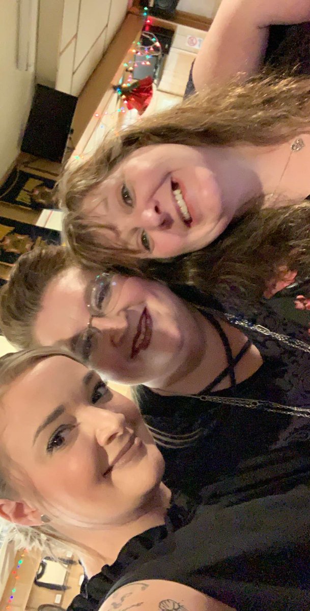 JennHDFES2732's tweet photo. Holiday party 2019 #store2732 @MShurlow @197HD @ejb2747 @Deltwisted https://t.co/hgk4RPjO1r