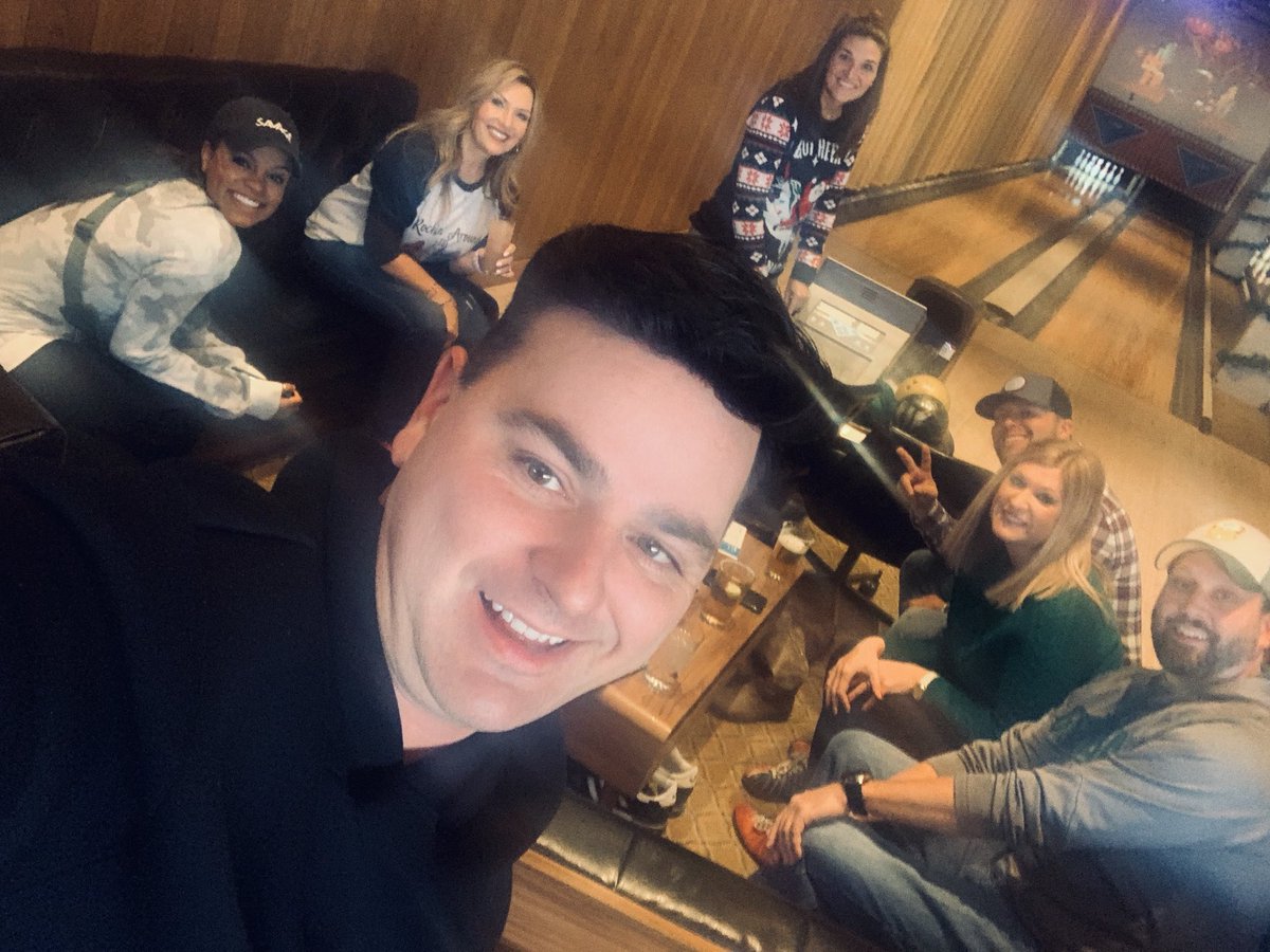 Just a little delayed.... but epic team outing with the one and only #BossDoS @melissastroder ! So 🙏🏻to be going into the New Year with this amazing leadership team! #OneOklahoma #KAMOProud #LifeAtATT