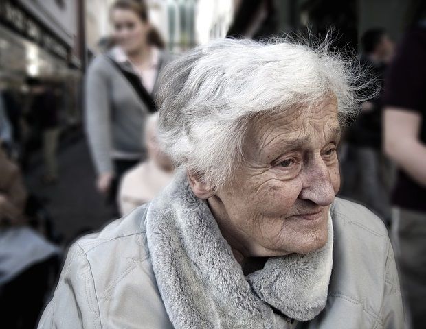 RCICaregiving's tweet photo. Experts from @RutgersU have some helpful tips for caregivers this holiday season. Travel can be stressful, so “Bring the gathering to your loved one. Many facilities have family meeting rooms where you can plan your own celebration.” Read more: https://t.co/MV0O5MPybU https://t.co/omy1RRcLch