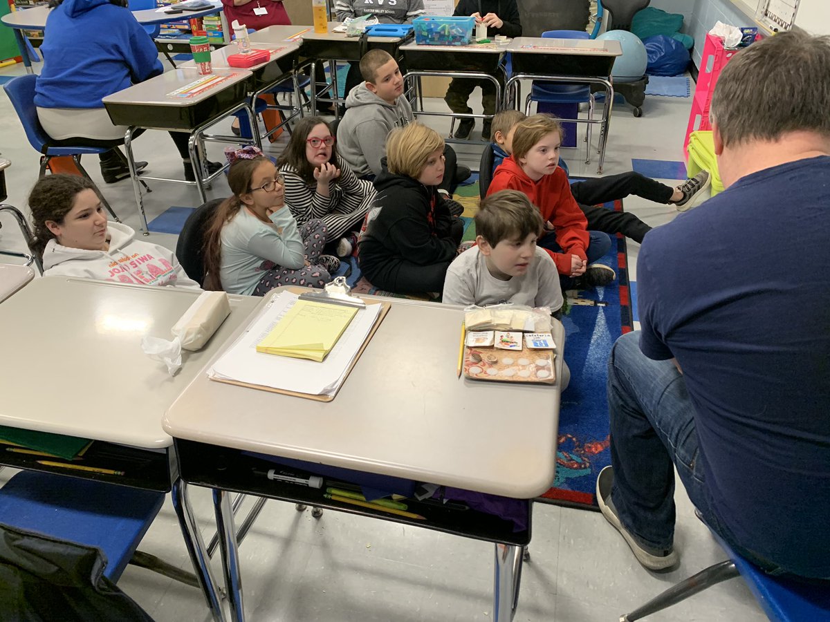 We started the week off listening to some holiday favorites thanks to our Mystery Reader, Mr. Murphy! #hazletproud #mysteryreader