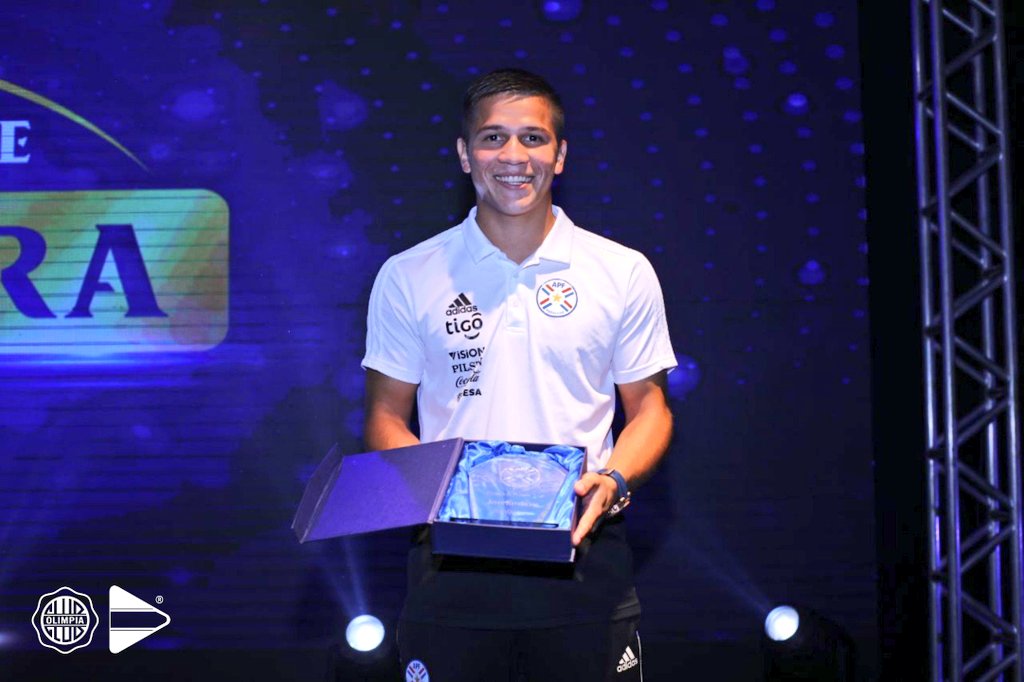 OlimpiaMedia's tweet photo. ¡Una verdadera #FábricaDeEstrellas!

- Mejor juvenil 2018: Hugo Quintana.
- Mejor juvenil 2019: @Eriklopez_32.

➡️ Fruto del trabajo y el compromiso.

#PremiosDePrimeraAPF 🇵🇾🌟 https://t.co/v3kThca6aE