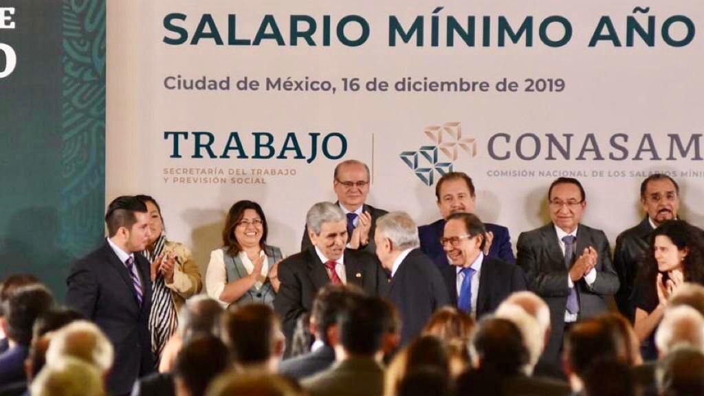 CTMPuebla's tweet photo. ¡AUMENTA 20% EL SALARIO MÍNIMO! Se Anuncia en Palacio Nacional 🇲🇽 Este Aumento. 

Evento Presidido por el Sr. Presidente de la República @lopezobrador_ 🇲🇽 

Presentes los Sectores de la Producción #YoSoyCTM @CarlosAceves_🇲🇽 @CTMSALGADOFERN1 @CPlascenciaA @LeoSotoCTM @leobardosoto https://t.co/Tv3KATpekA