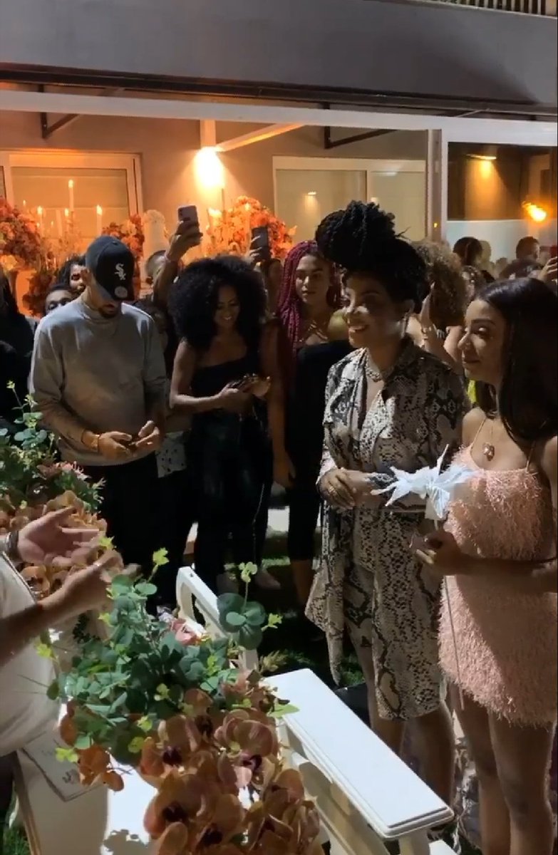 itsmauksj's tweet photo. Ludmilla e Brunna se casaram e a COMEMORAÇÃO É DE TODOS. engole essa sociedade homofobicaaaaaa
 
CASAMENTO BRUMILLA https://t.co/CcMx28wYCo