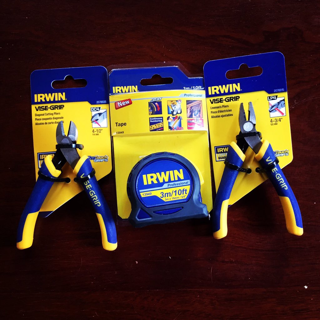 JunMassa's tweet photo. 🇺🇸アーウィン🔧✨U.S.A.の工具でこの色💕我慢できずGET (笑) #ニッパーもメジャーもあるのに　#安売カゴの中から誘惑　#3年ぐらい前にゲット　#snsで上がってきた　#我慢できないので最近はお店に行かない　#今日はお店お休みw #今日はお店お休みですww #今日はお店お休みですwww #irwin #visegrip https://t.co/Pica5lgLki