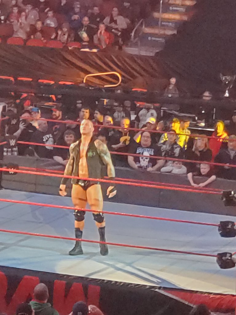 tshyde10's tweet image. Look at that beautiful man! @RandyOrton #WWERaw #RawDesMoines