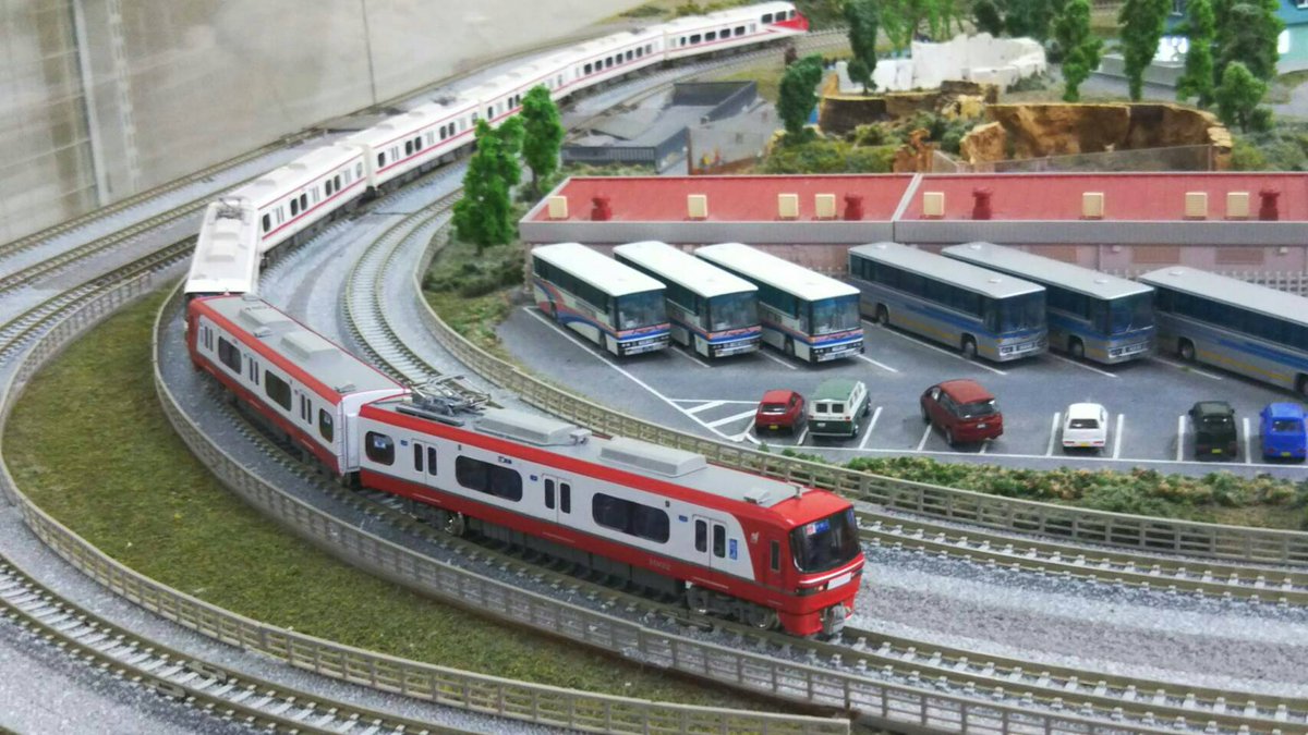 70049Thomas's tweet photo. パノラマsuperの模型あつめる人には1800系・1850系は必需品。あってそんない車両ですよ。うちには1802fリニューアル、1807f、1851fが所属。
#名鉄Nゲージ
#パノラマsuper
#1800系
#1850系
#1802f
#1807f
#1851f https://t.co/FwlqU8ebAg