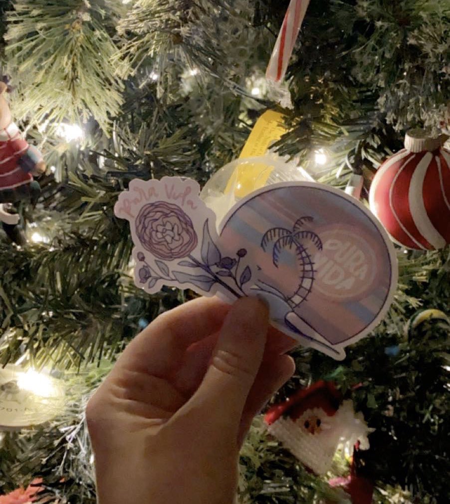afoster625's tweet photo. GIVEAWAY: one Pura Vida multi-colored bracelet, a small pouch, and two stickers!! To enter: just RETWEET this tweet! Must be following me to win (so i can DM you). *ends December 24th* Don’t forget to use my code ALYSSAFOSTER20 on any purchases for 20% off!🌺🦋 https://t.co/r0SLcX5MA0