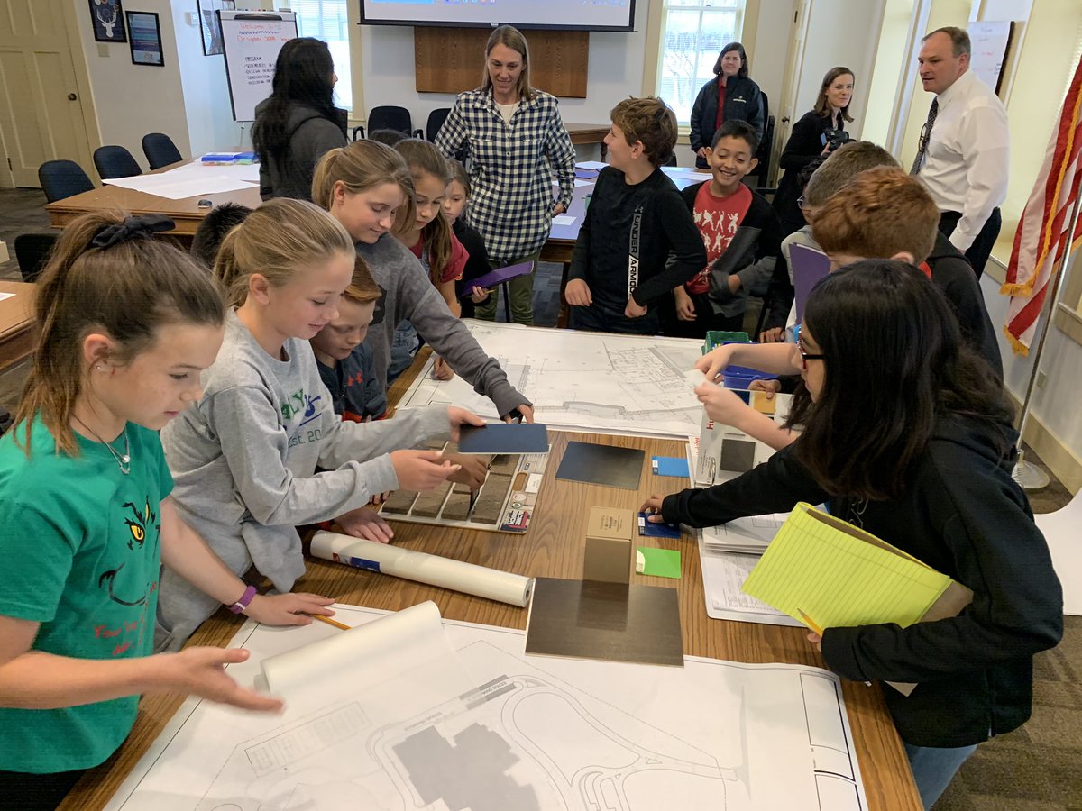 TESChallengeLab's tweet image. @kerrvilleisd is so lucky to have such an awesome Superintendent! Dr. Foust presented to our 5th grade study group kids about the design process involved in opening a new school! #ChallengeLab #KISDBEST