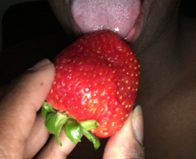 🍓💦👅I&rsquo;d rather have some 🍆 in my mouth https://t.co/CfCHC0EKgZ<a href="/tag/june22nd"class="tags"><span>#june22nd</span></a>