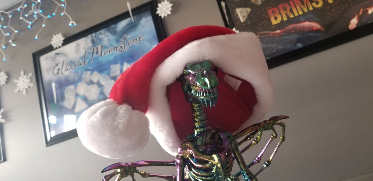 I think my pet dragon wants to be a model 🤔 I wonder if I could learn to make tiny hats...